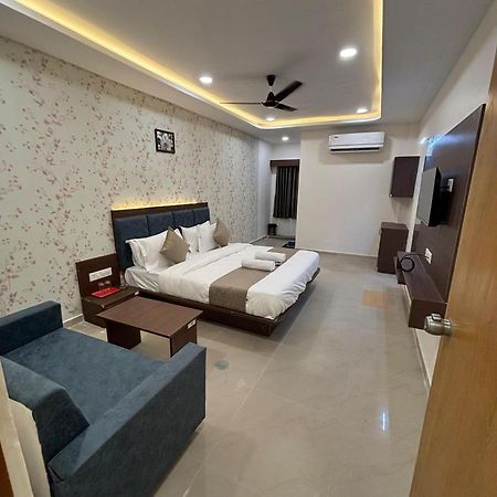 Hotel Mountain Bharuch Exterior foto