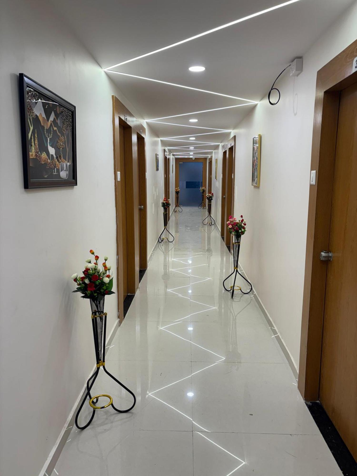 Hotel Mountain Bharuch Exterior foto