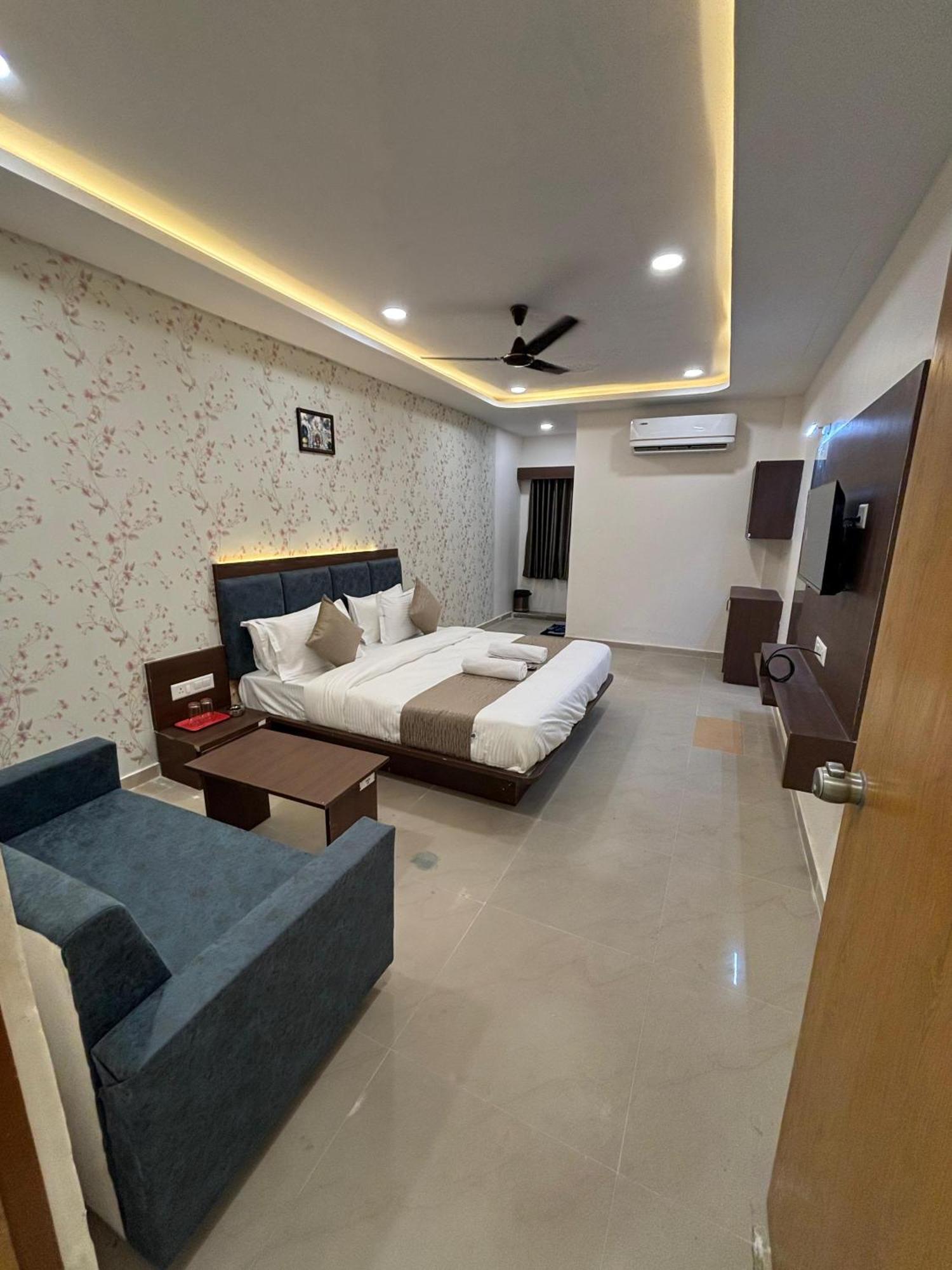 Hotel Mountain Bharuch Exterior foto